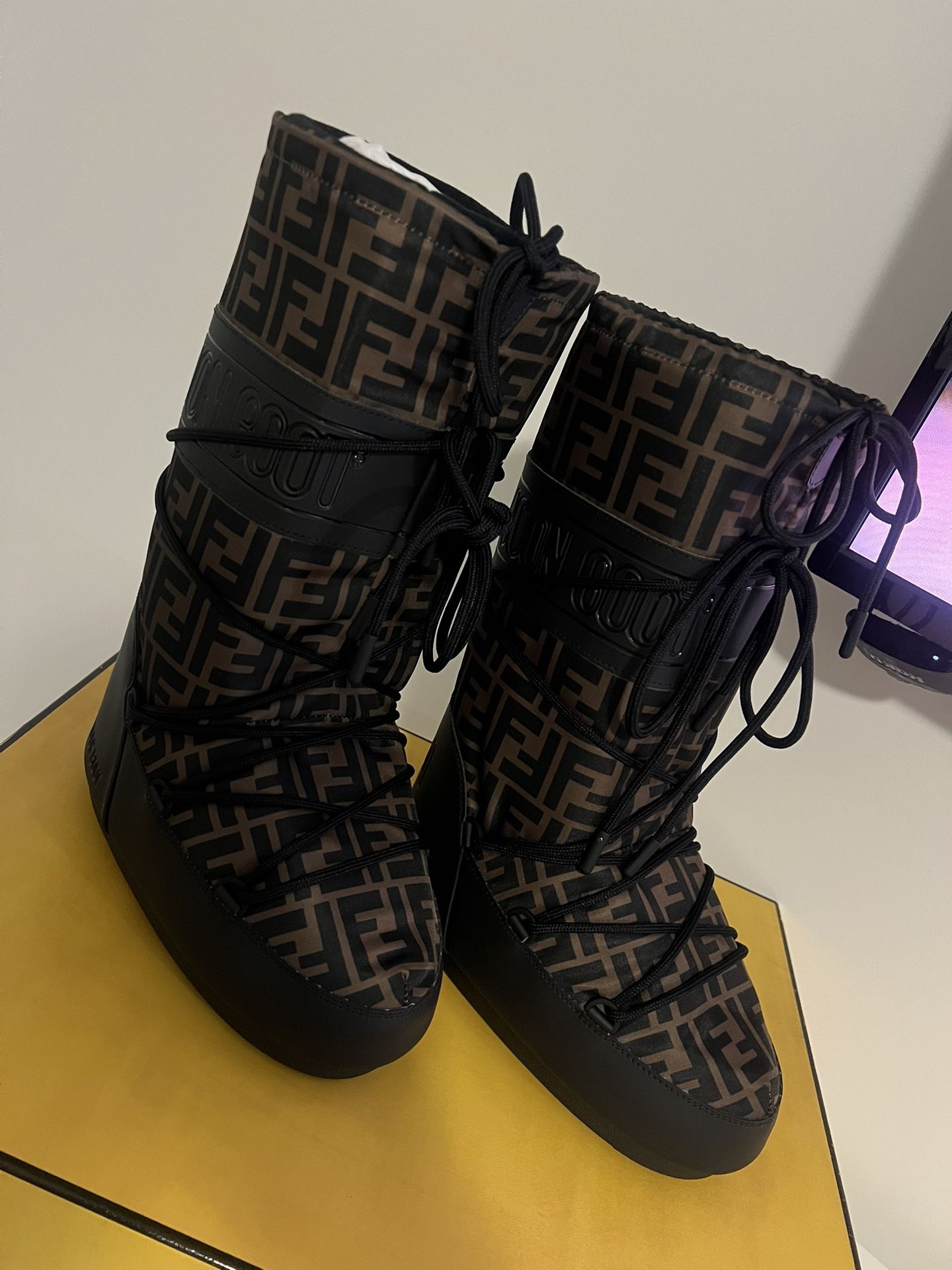 FENDI MOON BOOTS
