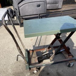 Nice Working Hydraulic Lift Table 550 Lb weight hold