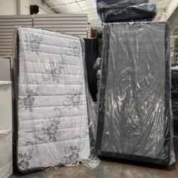 Twin Mattress and Boxspring  / COLCHONES NUEVOS 