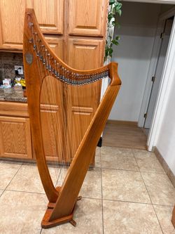 Lyon & Healy Troubadour 33 String Lever Harp 63” Tall