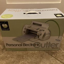 Cricut Personal Cutter Used In Box Complete