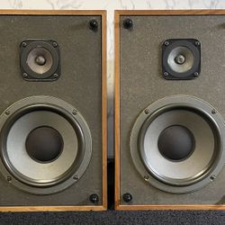 Vintage Realistic MC-600 Bookshelf Speakers 