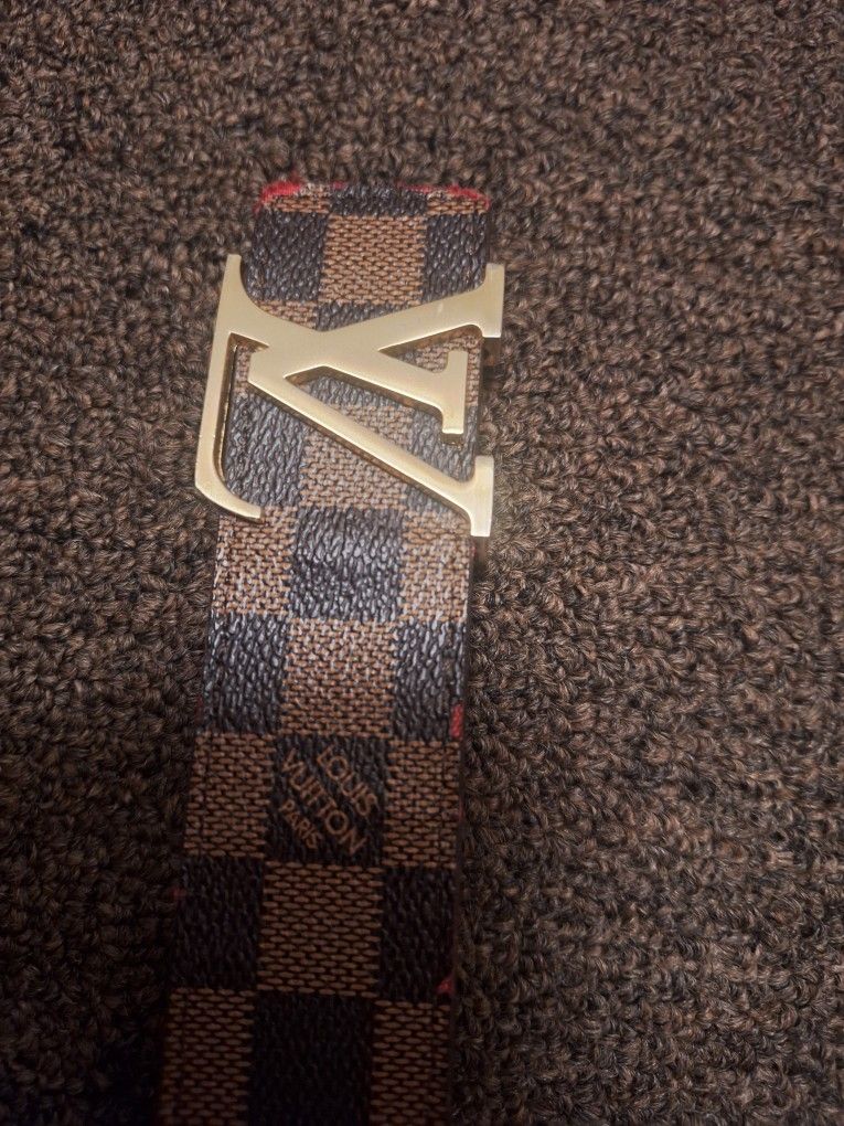 Louis Vuitton Mens Belt Pre Owned Size 42/105