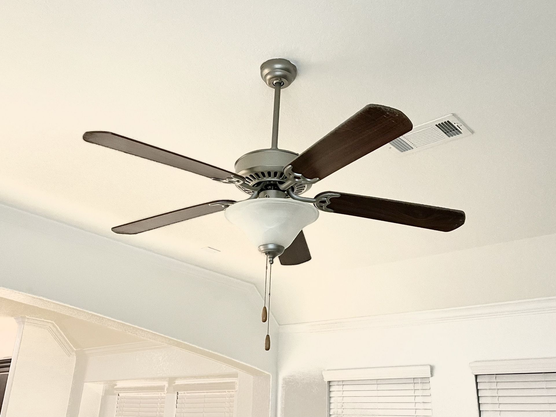 52” Ceiling Fan With Lights