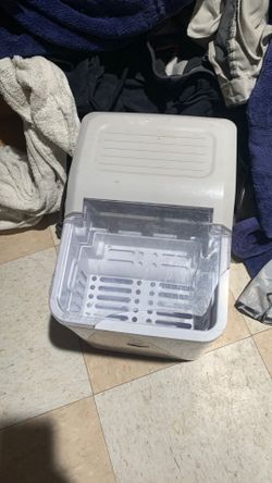 FRIGIDAIRE ICE MAKER