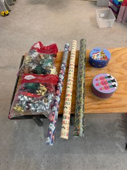 Wrapping paper and bows