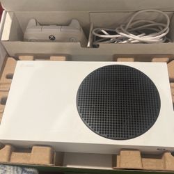 Xbox Series S , Headset and Controller 