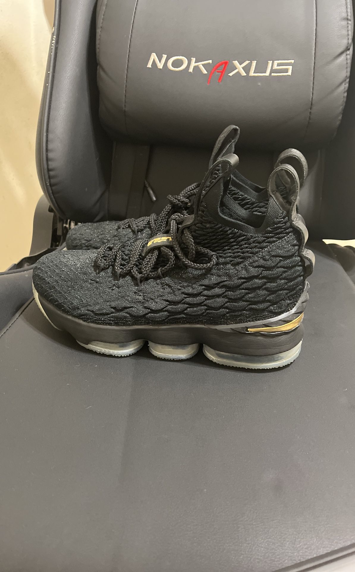 Nike LeBron 15 Black Metallic Gold (GS)
