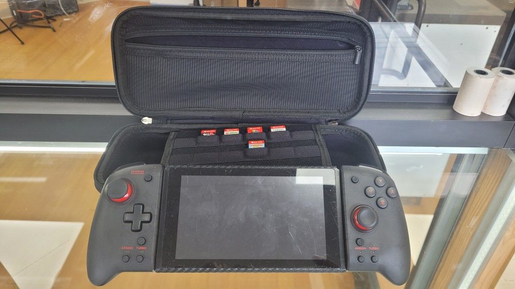 Nintendo Switch With Hori Joyoad And 5games