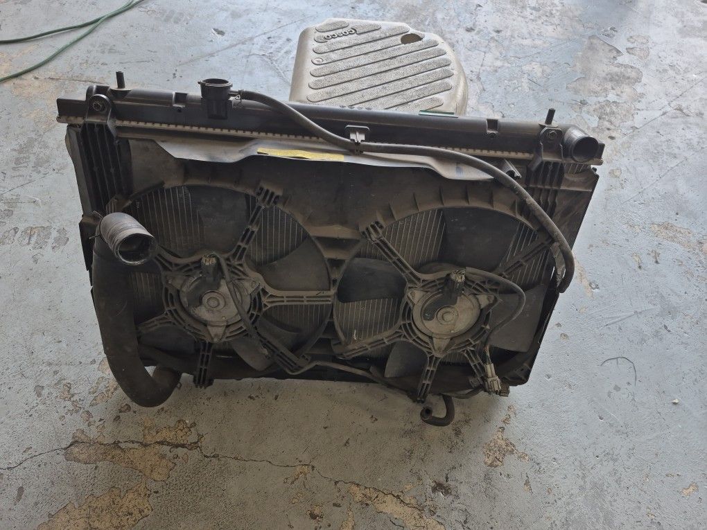 2005 Nissan 350Z Radiator AC Condenser & Fans
