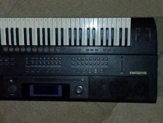 Suzuki Electronic Keyboard Synthesizer