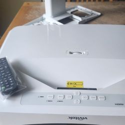 Vivitek Ultra Short Throw Projector with Mount