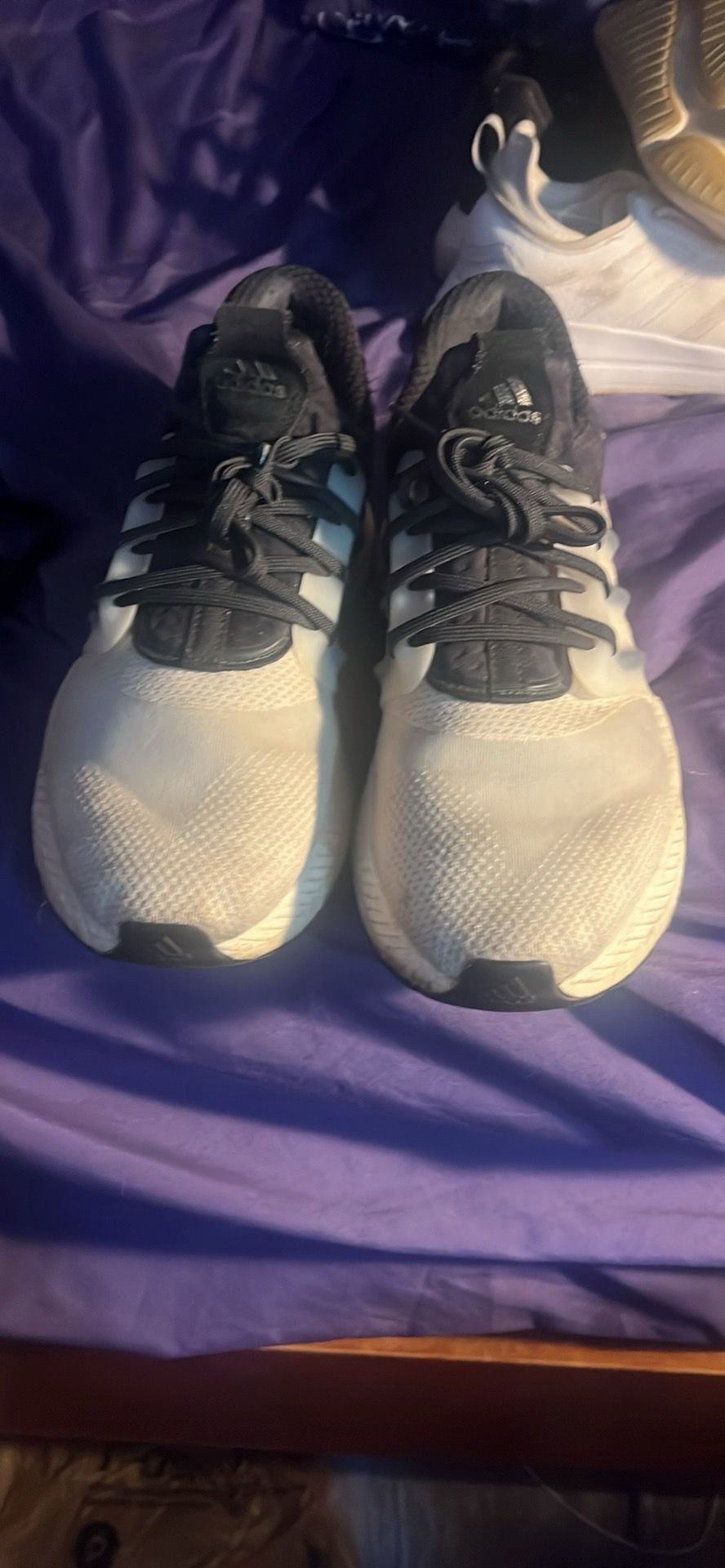 Women’s Adidas sneakers