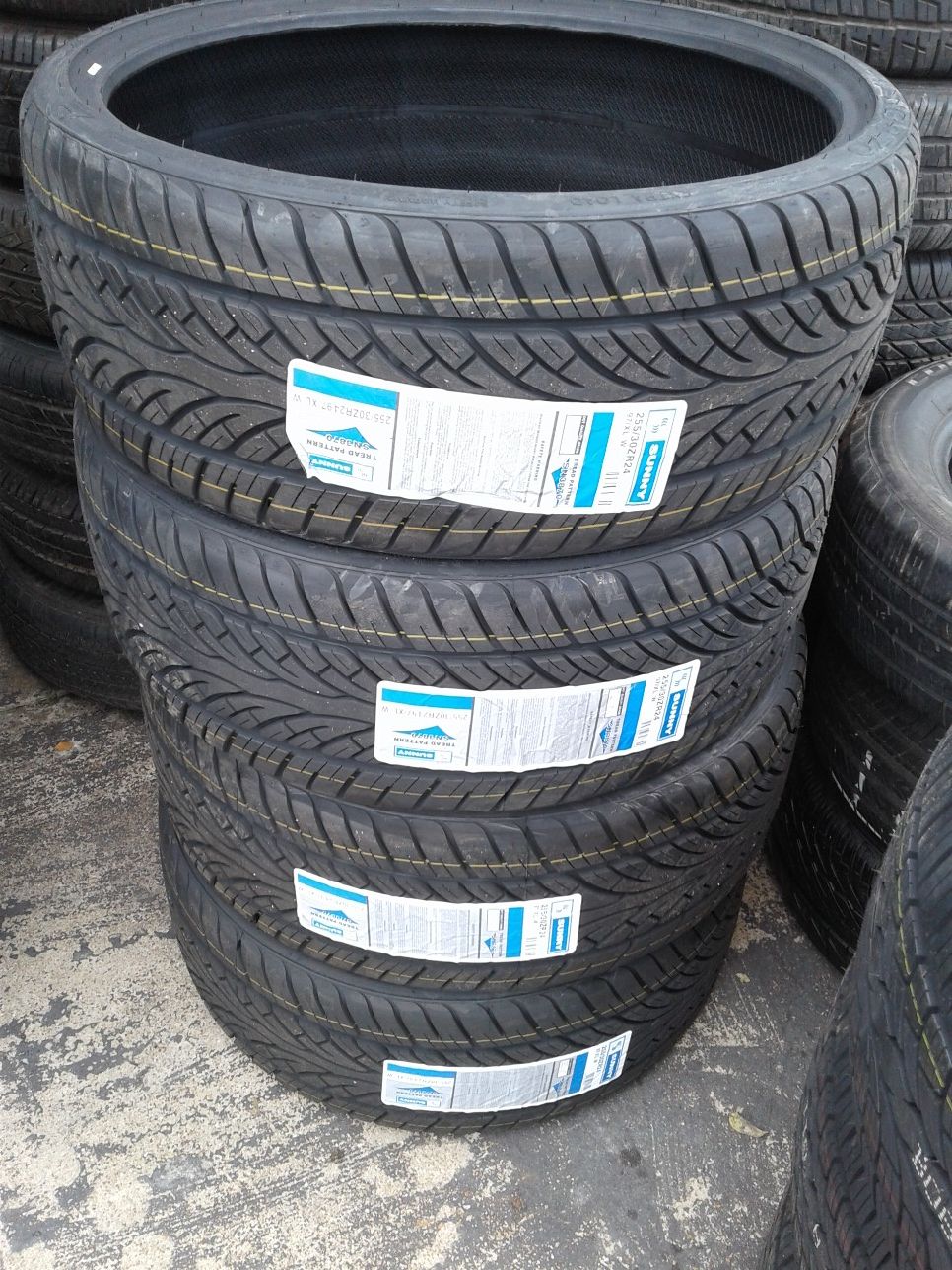 New tires 265 35 22 129 for Sale in Killeen, TX OfferUp