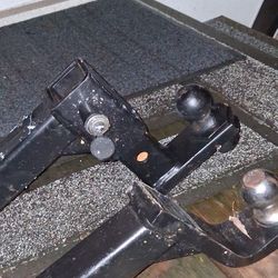 Towing Drop Hitches , Hitch Locks Several 