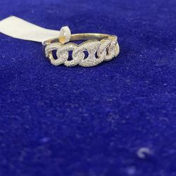 18 Kt Gold $ Diamond Ring