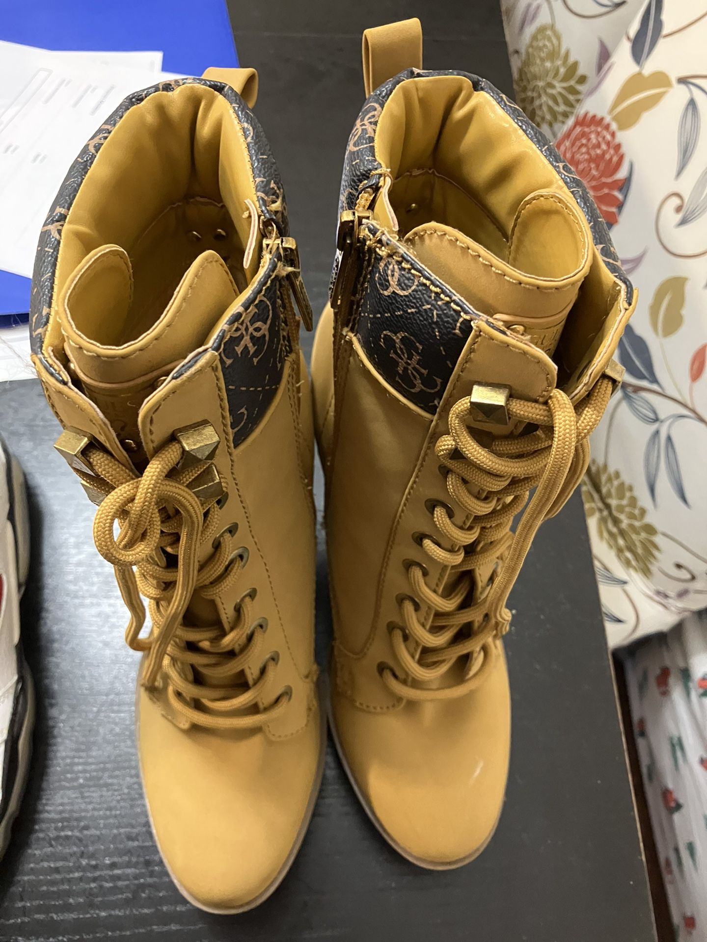 GUESS boots