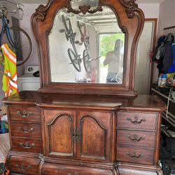 Katy Ireland Mirror And Dresser