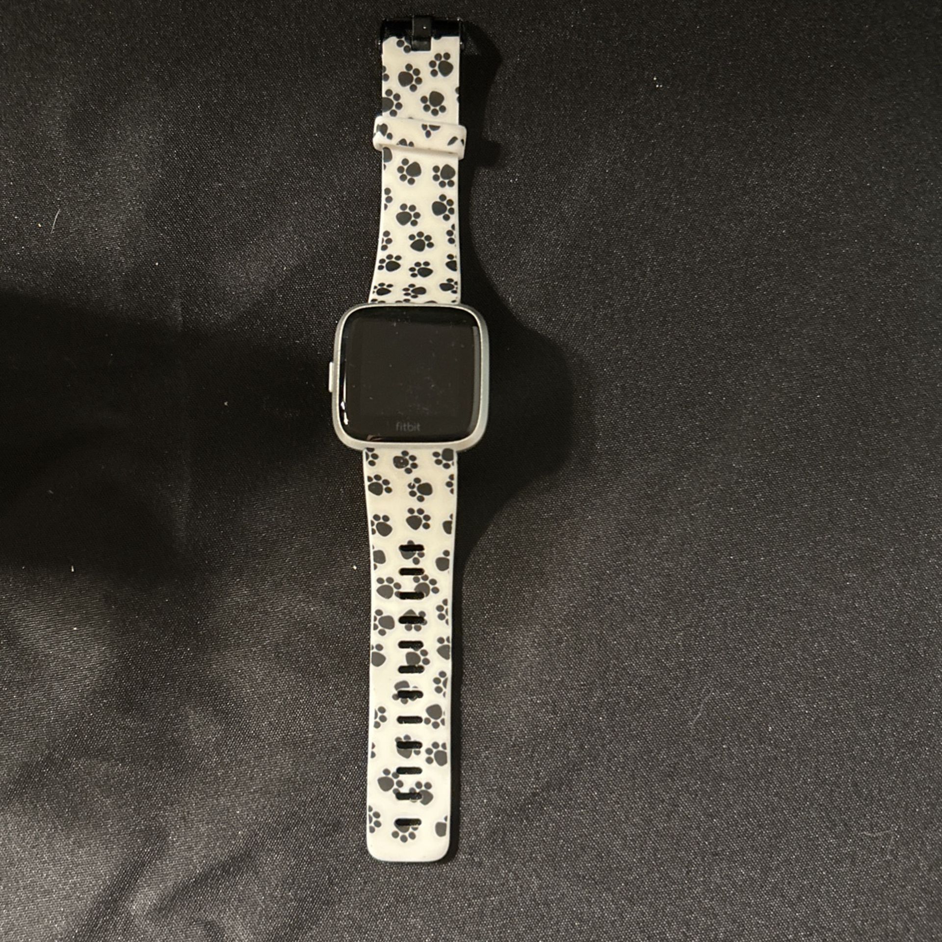 Fit Bit Versa Lite and Charging Cord