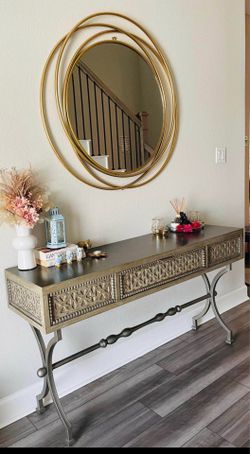 Entry table and mirror