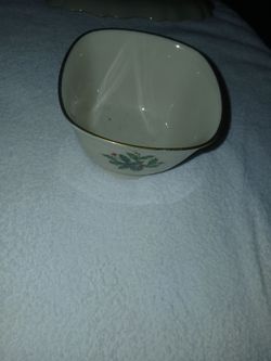 Lenox  holiday 4" square nut bowl