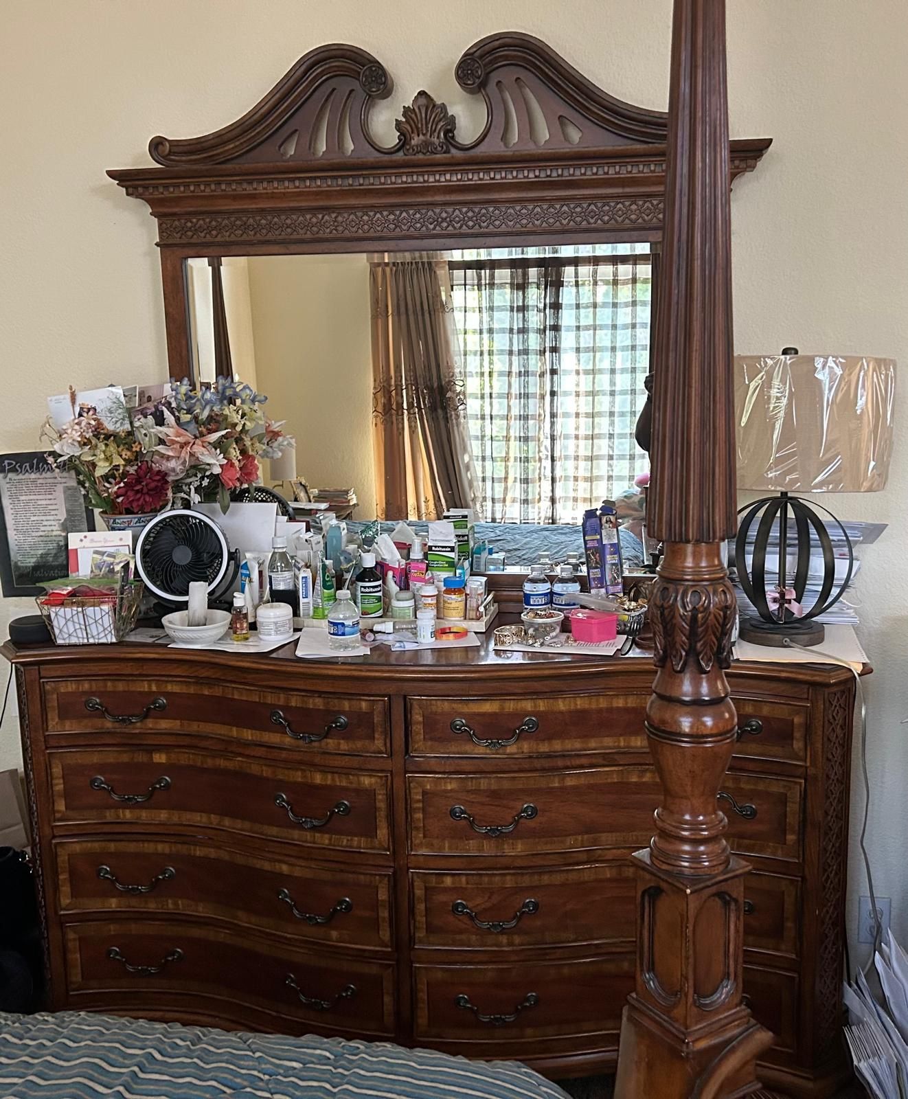 Solid Wood 8-Drawer Dresser with Mirror