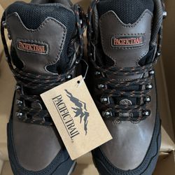 PACIFIC TRAIL men boots sizes 7 and 7.5W outdoor active wear hiking