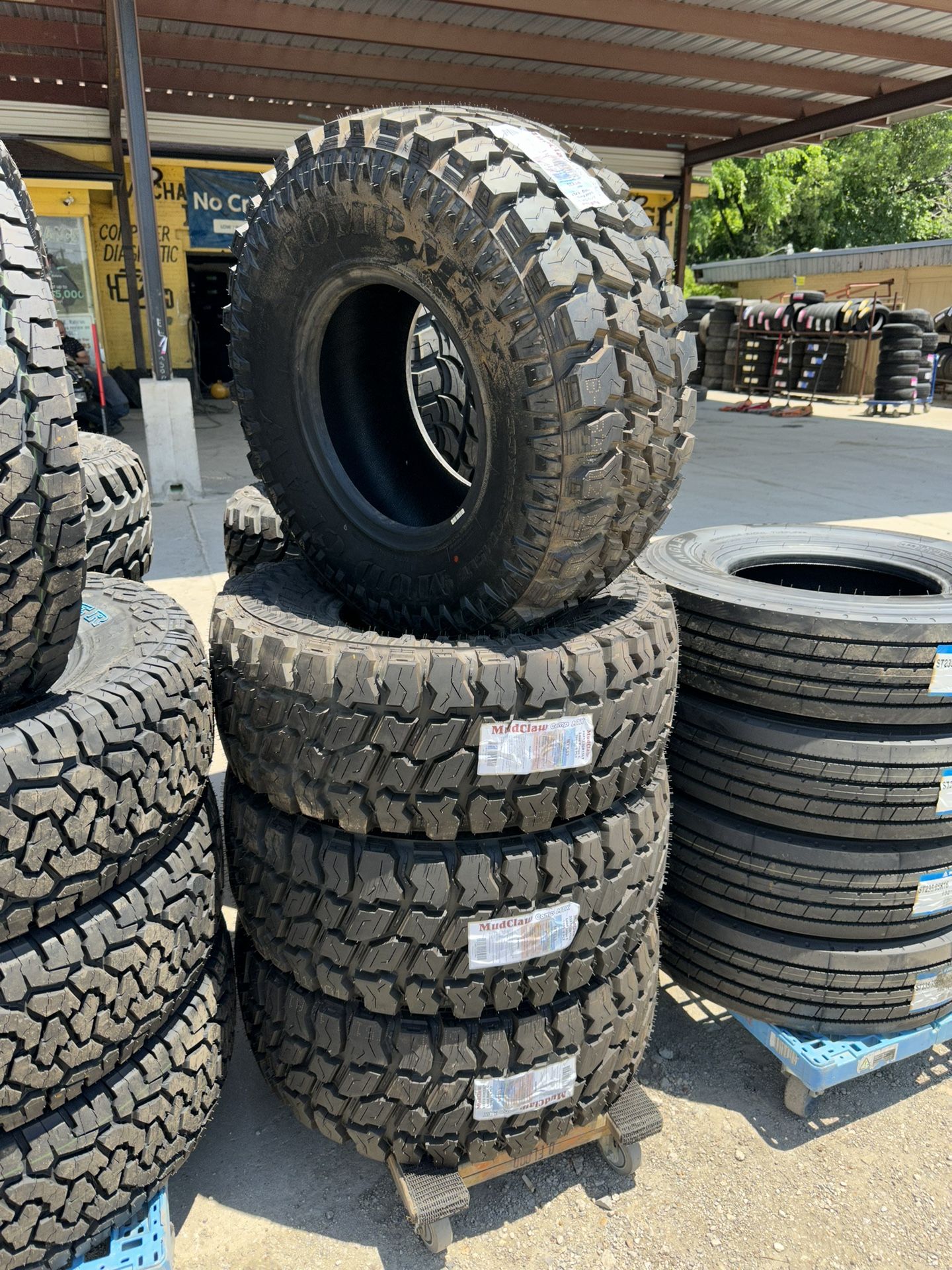 33/1250/15 MUD TIRES