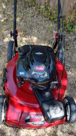 Toro self propelled lawn mower.. exc
