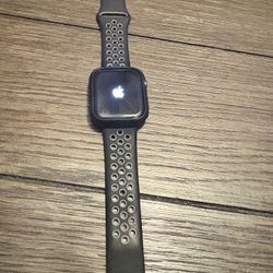 Apple Watch SE 