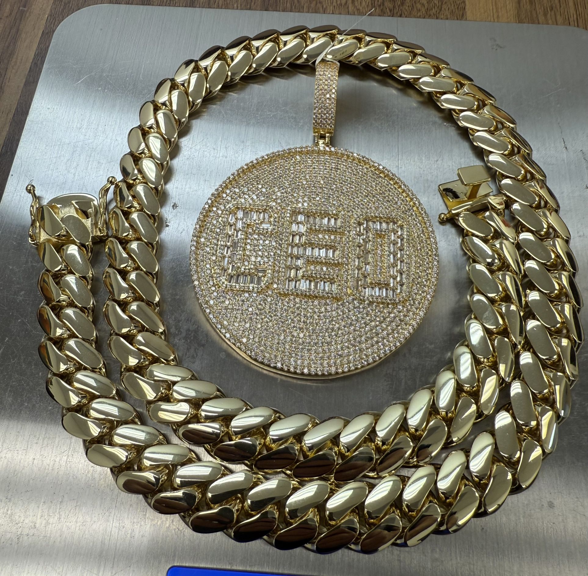 * Diamonds: VVS Simulated Diamonds (CZ+) * PVD 14K Gold Plating (5 Layers)💥💥