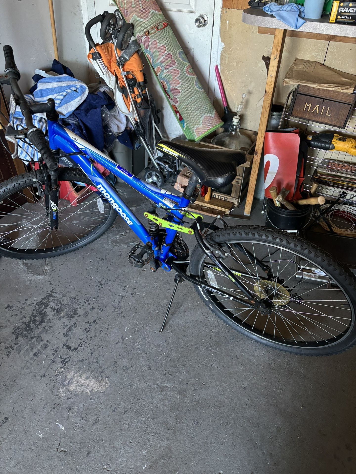 Used mongoose mountain bike