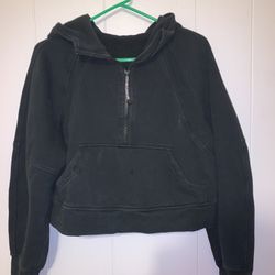 LuluLemon Black Sweater 