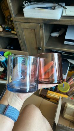 2 glass cups
