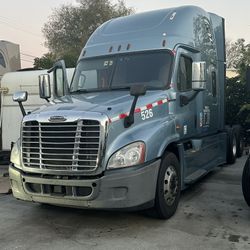 2017 Freightliner Cascadia 