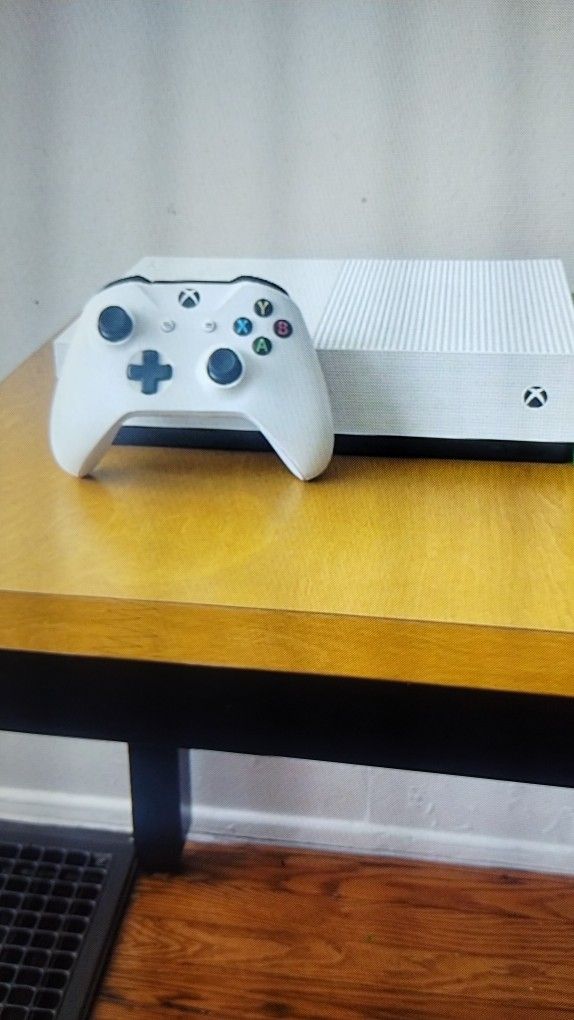 Xbox One S