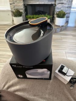 Pet water dispenser