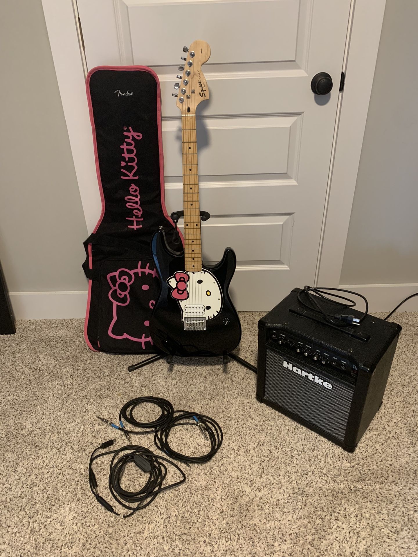 2006 Hello Kitty Black Guitar 