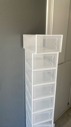 Plastic shoes boxes