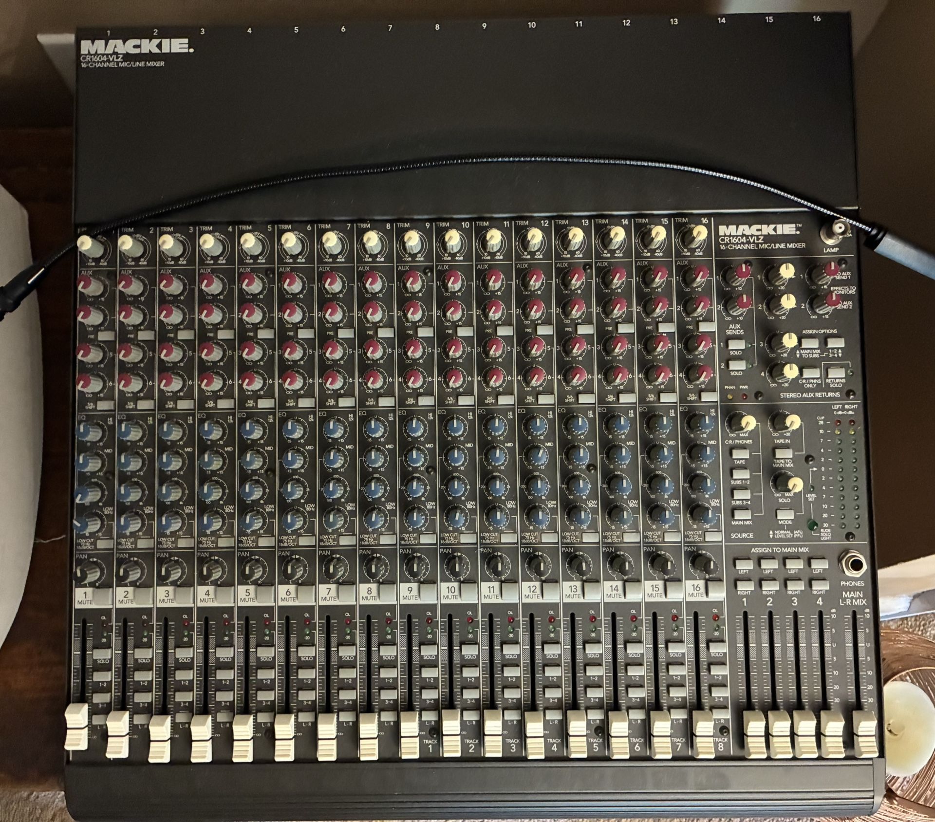 Mackie CR1604-VLS Mixing Board