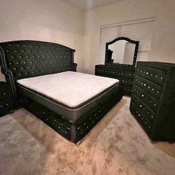 Limited time offer: king and Queen bedroom sets| Finance and delivery available!