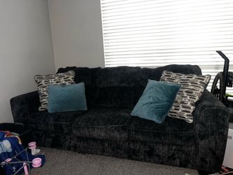 FREE COUCHES