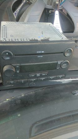 2005 Ford mustang stock radio