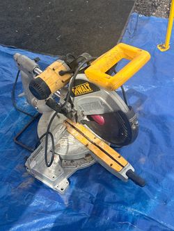 Dewalt saw