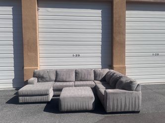 3PC Gray Sectional Couch With Matching Ottoman