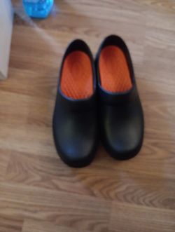 Crocs LiteRide Clogs Black/Orange Brand New