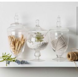Beautiful set of glass apothecary jars in a variety of sizes!!