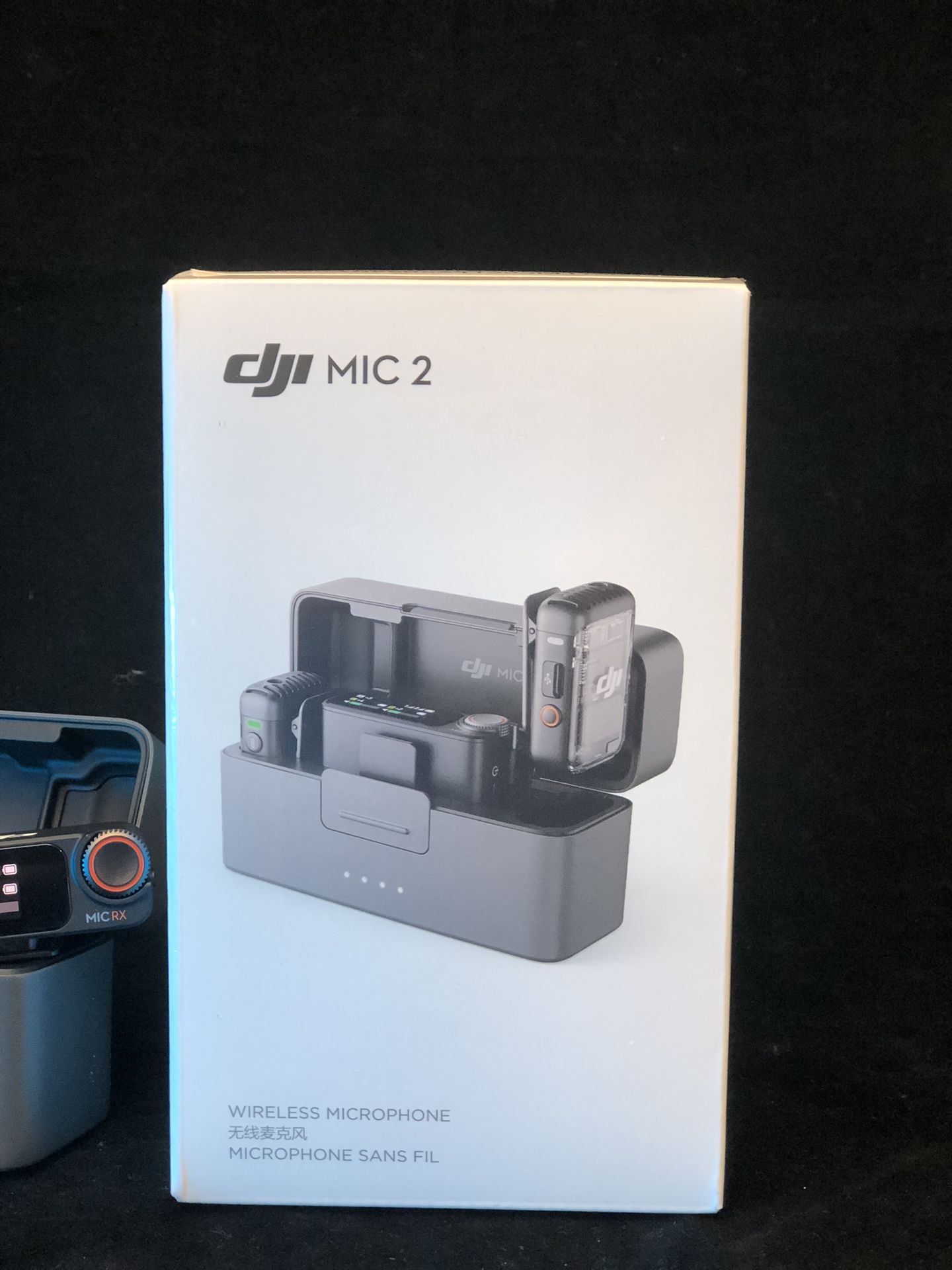 DJI Mic 2 2-Person Compact Digital Wireless Microphone System/Recorder for Camera & Smartphone (2.4 GHz)
