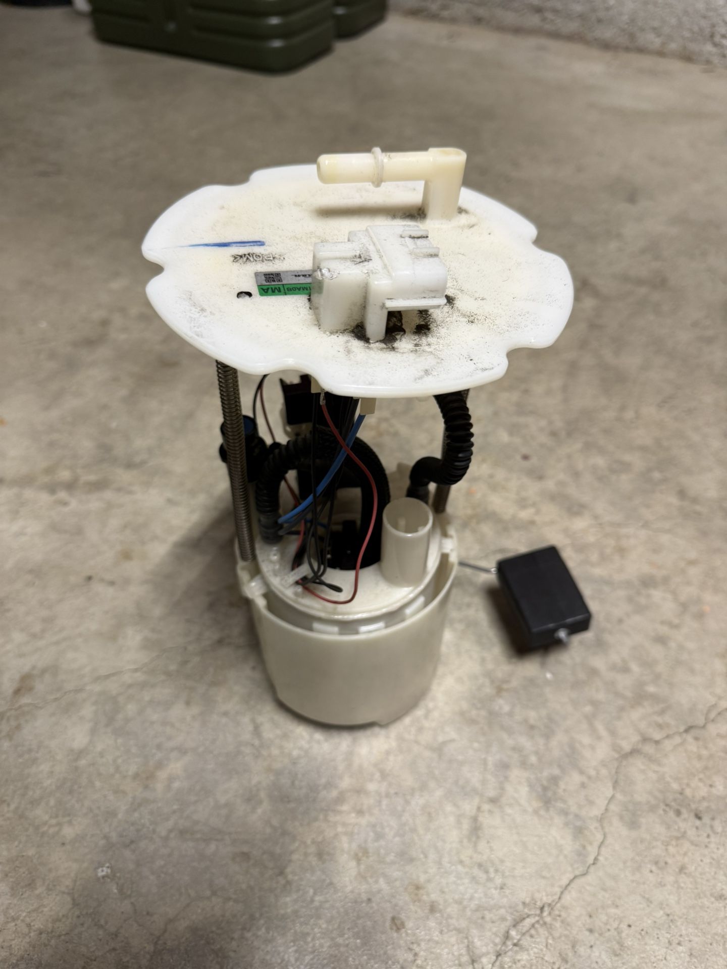 Infiniti Q50 Fuel Pump Assembly OEM - Used
