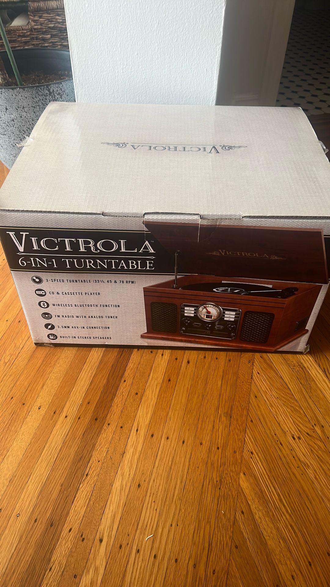 Victrola Bluetooth Speaker/Turntable
